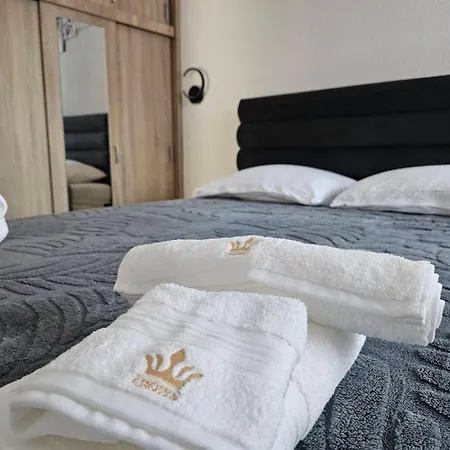 Royal Ambience アパート *