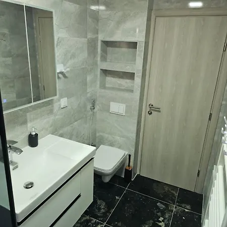 Royal Ambience アパート *